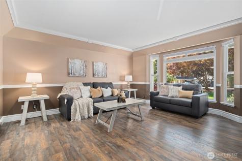 4957 Lakeview Place SE Port Orchard WA 98367