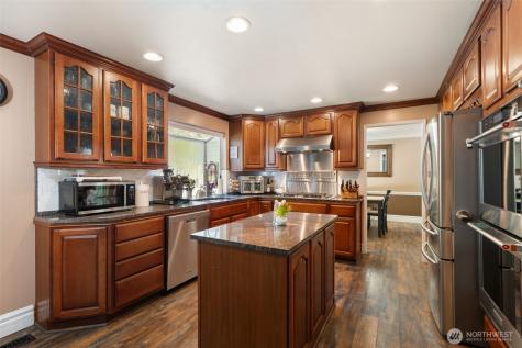 4957 Lakeview Place SE Port Orchard WA 98367