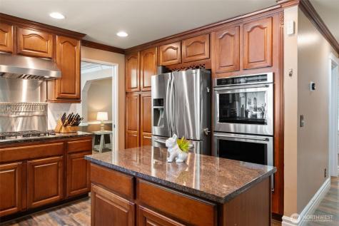 4957 Lakeview Place SE Port Orchard WA 98367