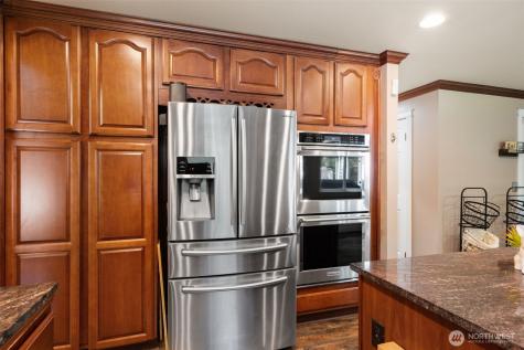 4957 Lakeview Place SE Port Orchard WA 98367
