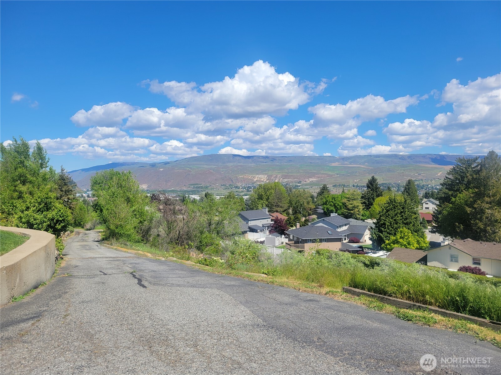 1823 North Road Wenatchee WA 98801