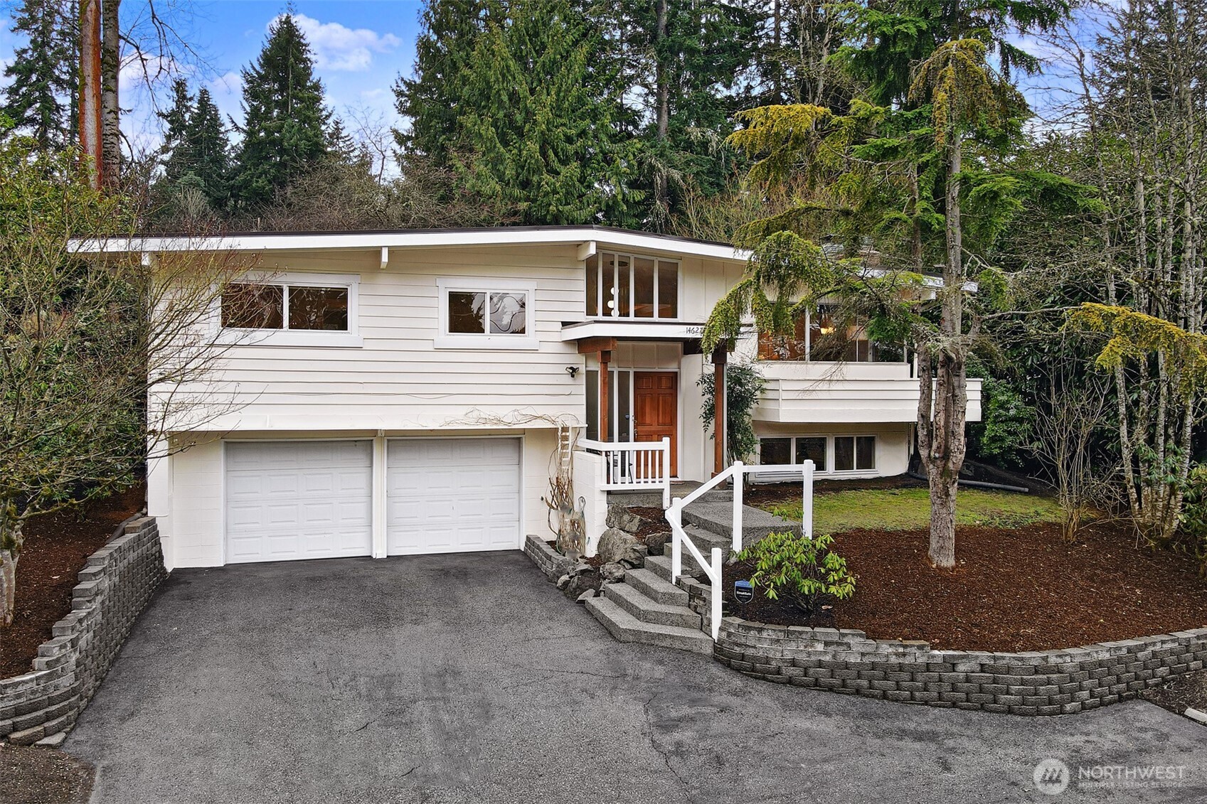 14627 SE Newport Way Bellevue WA 98006