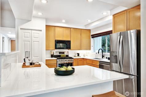 14627 SE Newport Way Bellevue WA 98006