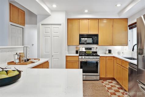 14627 SE Newport Way Bellevue WA 98006