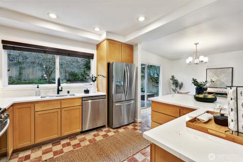 14627 SE Newport Way Bellevue WA 98006