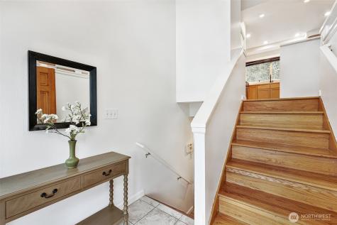 14627 SE Newport Way Bellevue WA 98006