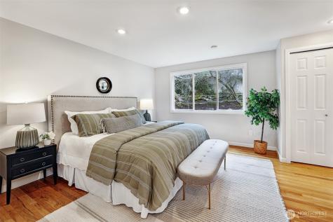 14627 SE Newport Way Bellevue WA 98006