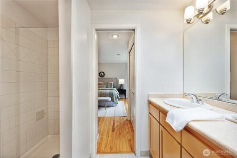 14627 SE Newport Way Bellevue WA 98006