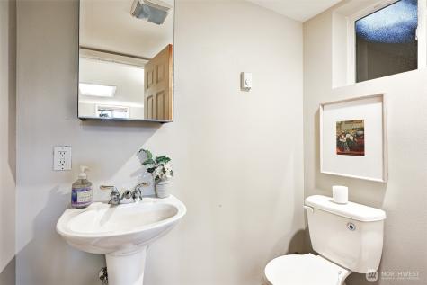 14627 SE Newport Way Bellevue WA 98006