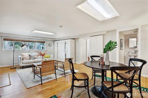 14627 SE Newport Way Bellevue WA 98006