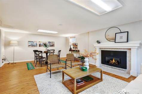 14627 SE Newport Way Bellevue WA 98006