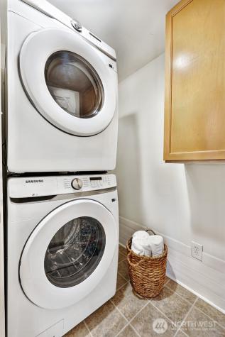 14627 SE Newport Way Bellevue WA 98006