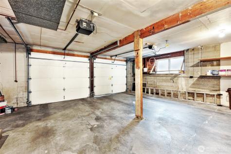 14627 SE Newport Way Bellevue WA 98006