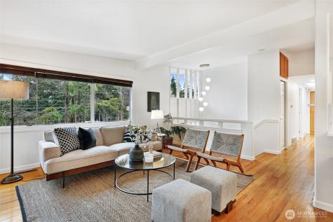 14627 SE Newport Way Bellevue WA 98006