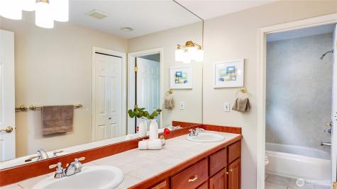 13428 NE 12th Place Bellevue WA 98005