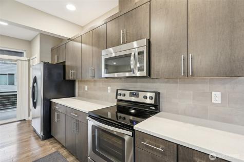 13724 Ash Way Everett WA 98204