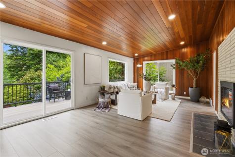 325 105th Ave SE Bellevue WA 98004