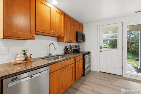325 105th Ave SE Bellevue WA 98004
