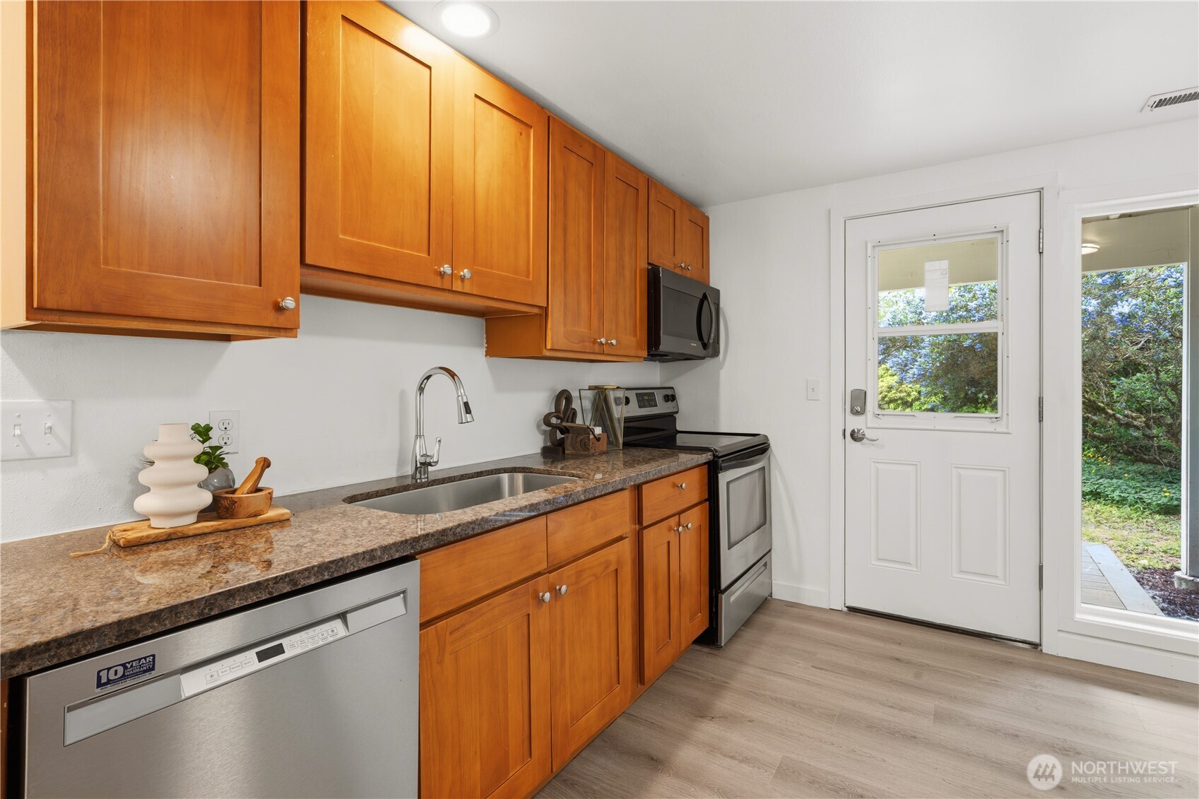 325 105th Ave SE Bellevue WA 98004