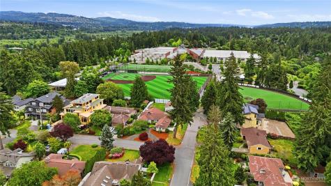 325 105th Ave SE Bellevue WA 98004