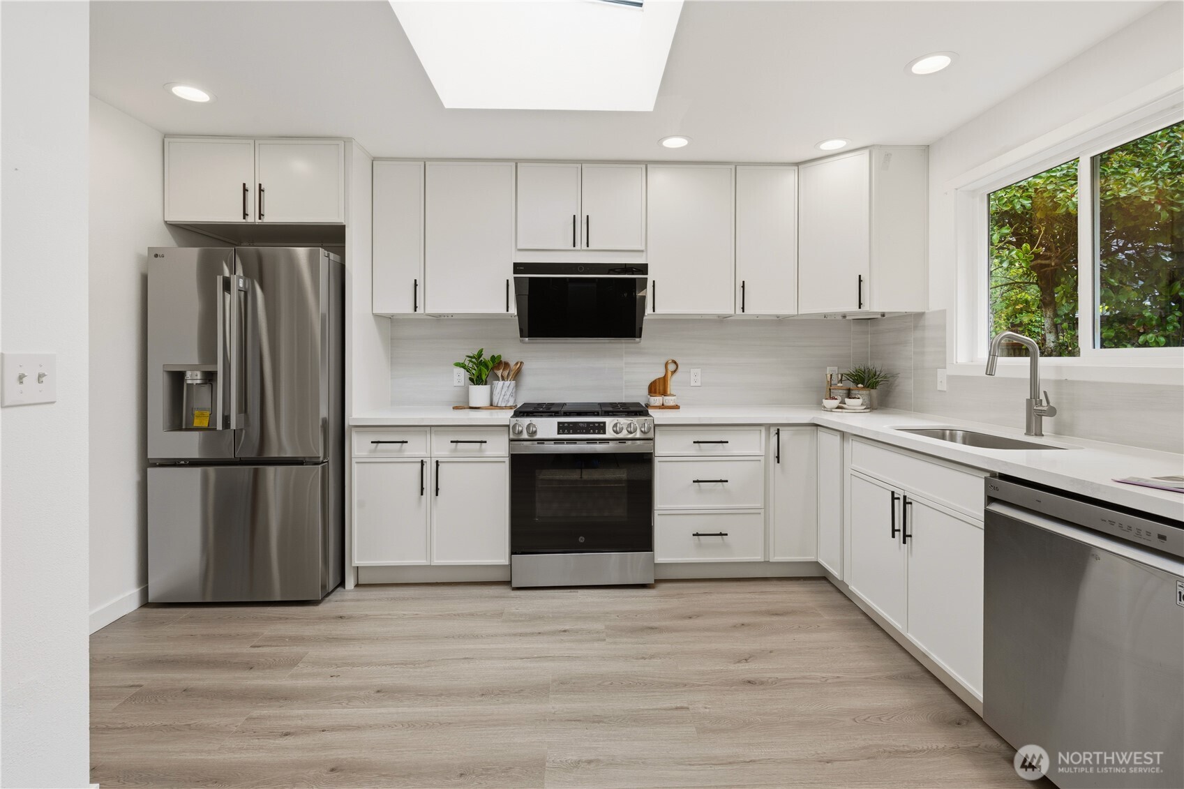 325 105th Ave SE Bellevue WA 98004
