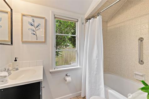 1711 NE 113th Street Seattle WA 98125