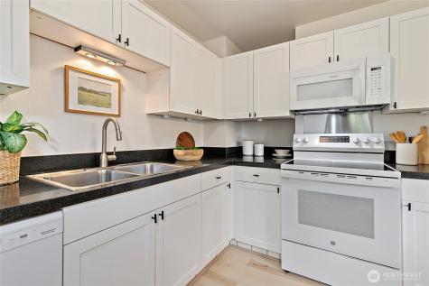 1711 NE 113th Street Seattle WA 98125