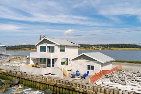 2507 W Beach Road Oak Harbor WA 98277
