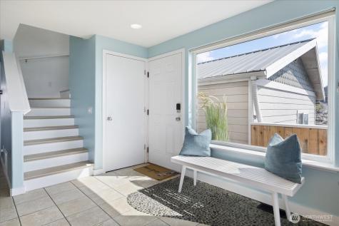 2507 W Beach Road Oak Harbor WA 98277