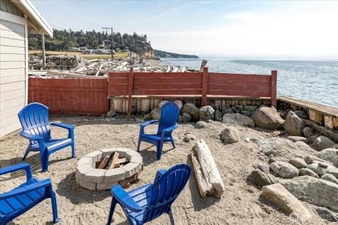 2507 W Beach Road Oak Harbor WA 98277