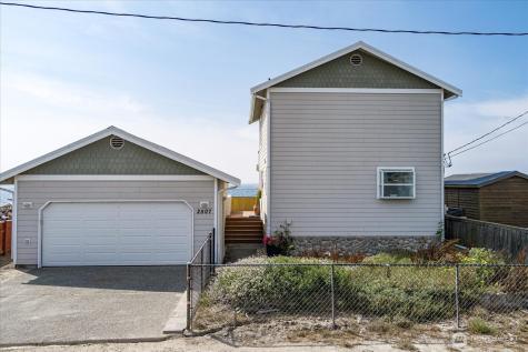 2507 W Beach Road Oak Harbor WA 98277