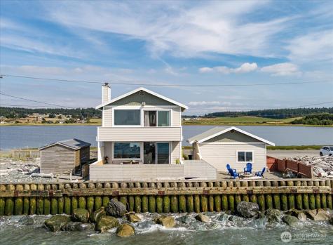 2507 W Beach Road Oak Harbor WA 98277