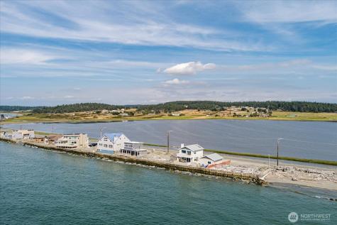 2507 W Beach Road Oak Harbor WA 98277