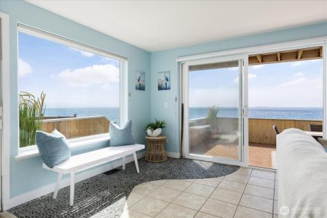 2507 W Beach Road Oak Harbor WA 98277
