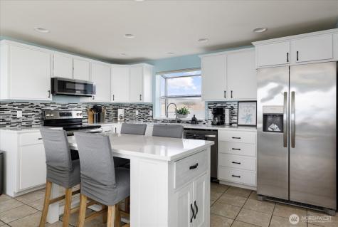 2507 W Beach Road Oak Harbor WA 98277