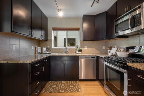 2526 Yale Avenue E Seattle WA 98102