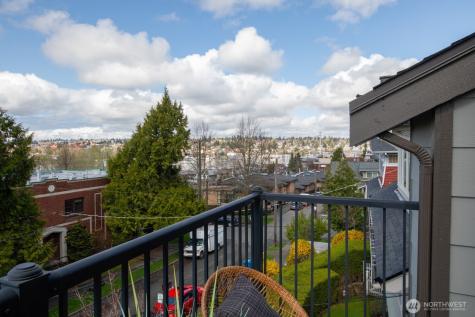 2526 Yale Avenue E Seattle WA 98102