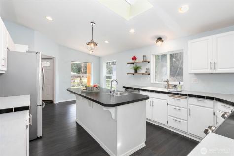 19667 Silver Creek Drive Sedro Woolley WA 98284