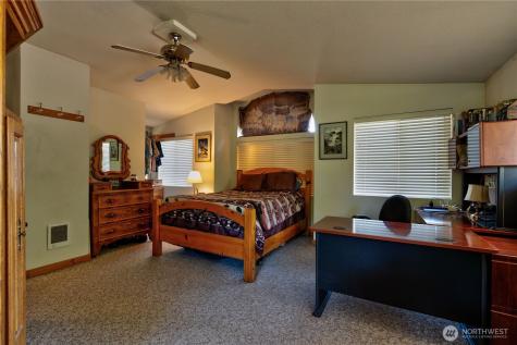 156 Peppermill Road Kelso WA 98626