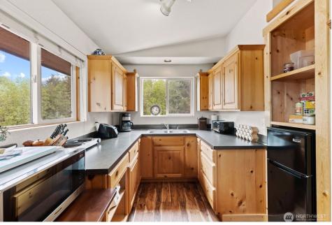 156 Peppermill Road Kelso WA 98626
