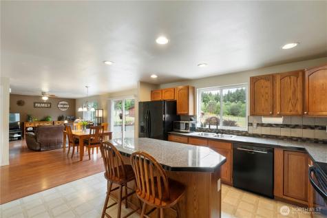 2219 Key Peninsula Highway SW Lakebay WA 98349