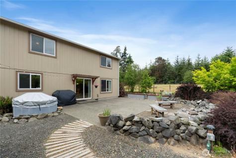 2219 Key Peninsula Highway SW Lakebay WA 98349