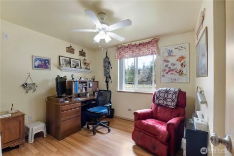 2219 Key Peninsula Highway SW Lakebay WA 98349