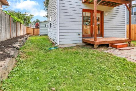 9912 Holly Drive Everett WA 98204