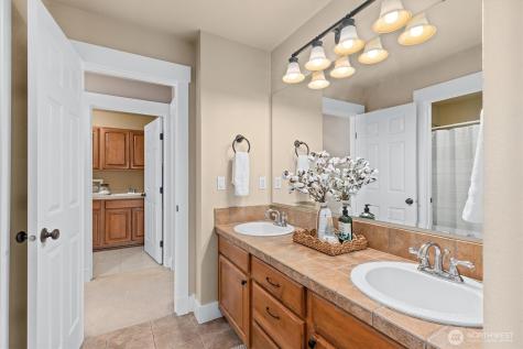 17204 135th Avenue Ct E Puyallup WA 98374