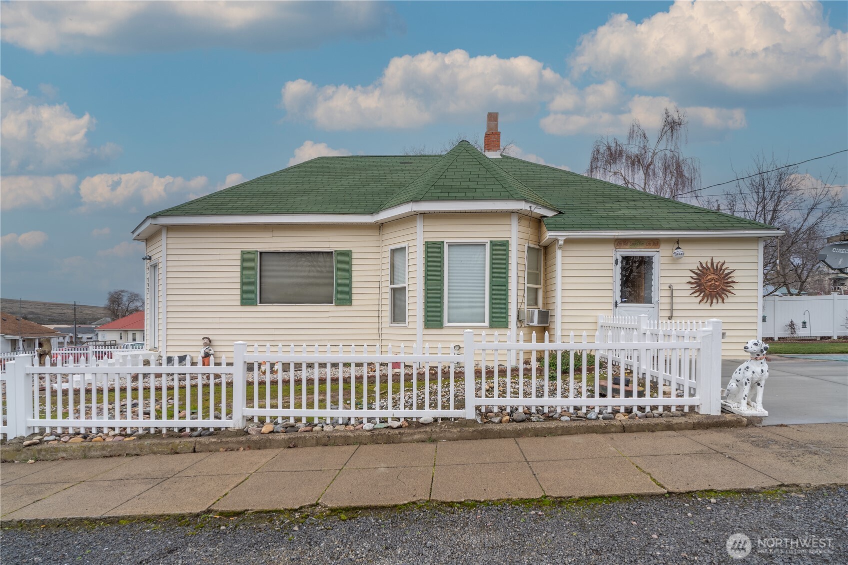 102 W 3rd Street Lind WA 99341