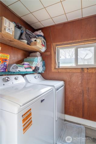 102 W 3rd Street Lind WA 99341
