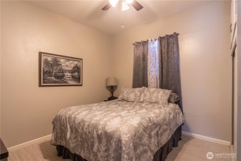 102 W 3rd Street Lind WA 99341