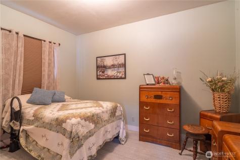 102 W 3rd Street Lind WA 99341