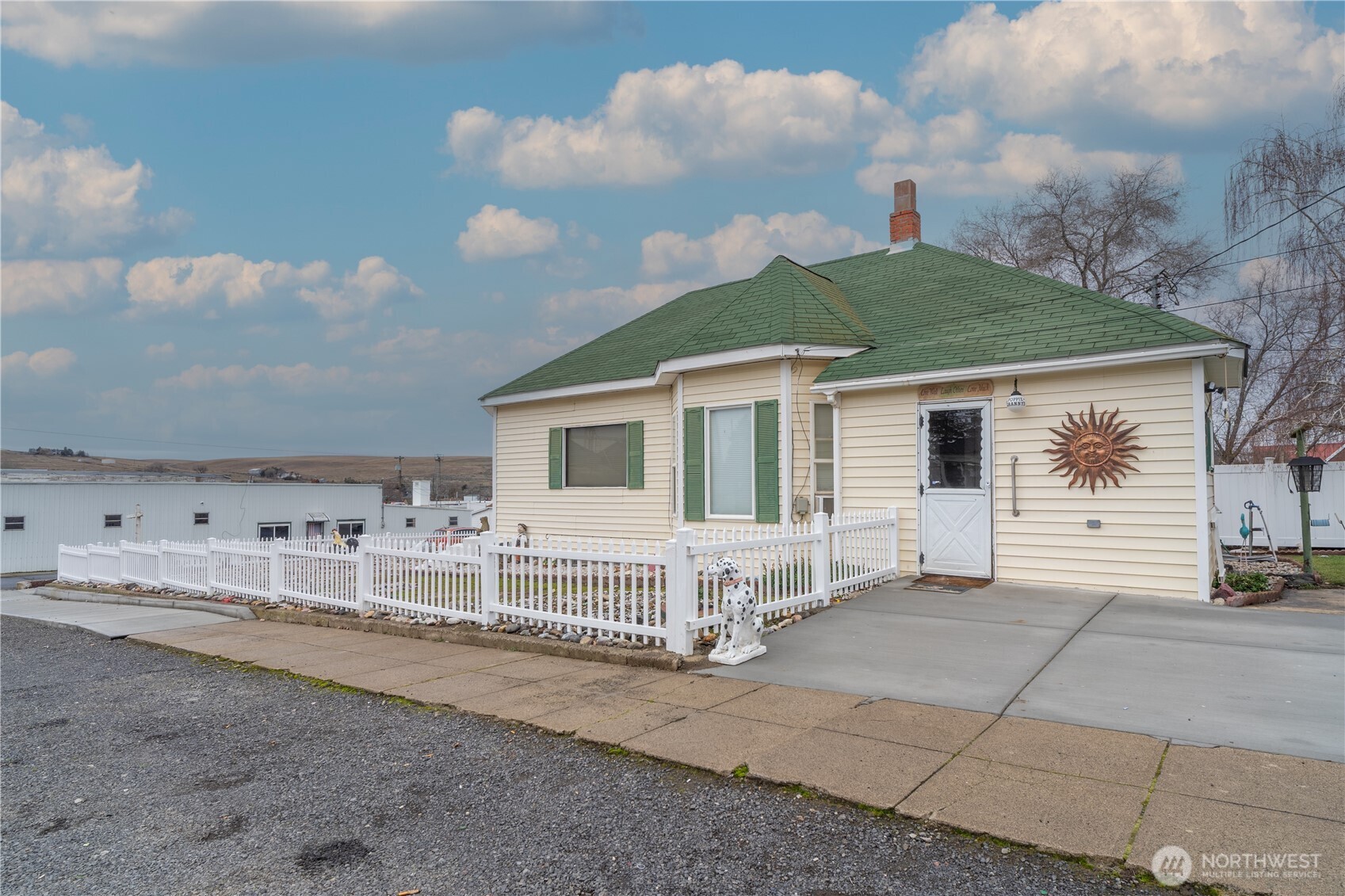 102 W 3rd Street Lind WA 99341